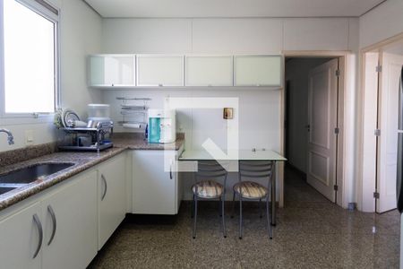 Apartamento à venda com 308m², 5 quartos e 5 vagasCozinha