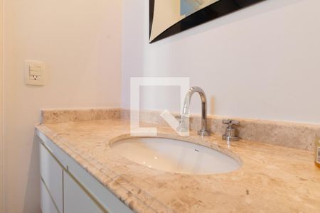 Apartamento à venda com 308m², 5 quartos e 5 vagasSuíte 4 - banheiro