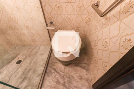 Apartamento para alugar com 206m², 3 quartos e 2 vagas Apartamento para alugar com 206m², 3 quartos e 2 vagasBanheiro da Suíte