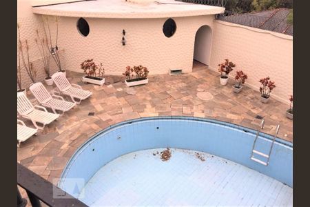 Casa à venda com 600m², 4 quartos e 5 vagasÁrea Externa