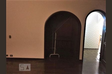 Casa à venda com 600m², 4 quartos e 5 vagasQuarto