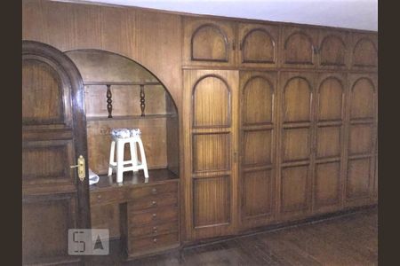 Casa à venda com 600m², 4 quartos e 5 vagasQuarto