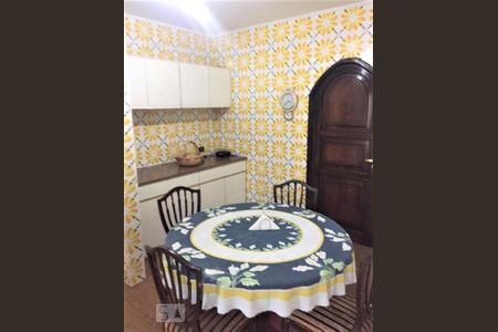 Casa à venda com 600m², 4 quartos e 5 vagasCozinha