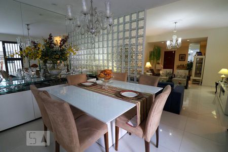 Apartamento à venda com 160m², 3 quartos e 1 vagaSala