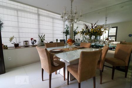 Apartamento à venda com 160m², 3 quartos e 1 vagaSala