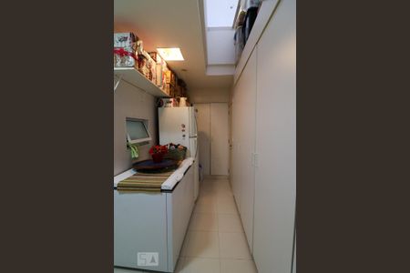 Apartamento à venda com 160m², 3 quartos e 1 vagaÁrea de Serviço