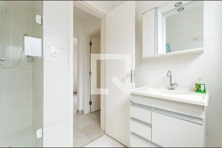 Banheiro de apartamento para alugar com 1 quarto, 45m² em Gonzaga, Santos