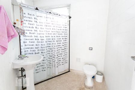 Casa à venda com 451m², 4 quartos e 5 vagasBanheiro da Edícula