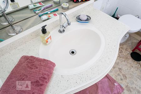 Casa à venda com 451m², 4 quartos e 5 vagasPia do Banheiro da Suite 1