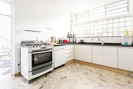 Casa à venda com 451m², 4 quartos e 5 vagasCozinha