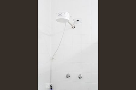 Casa à venda com 451m², 4 quartos e 5 vagasChuveiro do Banheiro da Suite 3