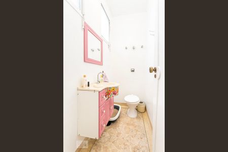 Casa à venda com 451m², 4 quartos e 5 vagasLavabo