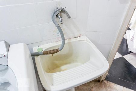 Casa à venda com 451m², 4 quartos e 5 vagasTanque - Área de Serviço