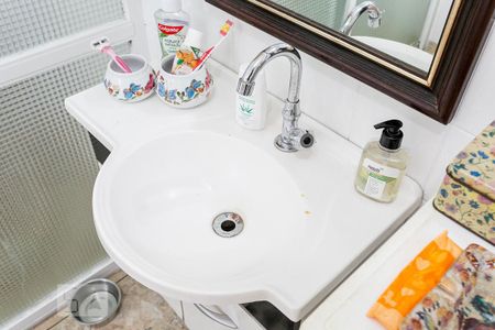 Casa à venda com 451m², 4 quartos e 5 vagasPia do Banheiro da Suite 3