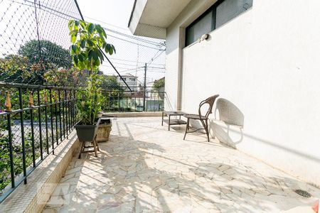 Casa à venda com 451m², 4 quartos e 5 vagasVaranda da Suite 2