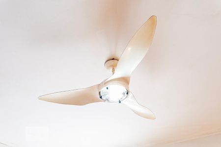 Casa à venda com 451m², 4 quartos e 5 vagasVentilador de Teto da Suite 3