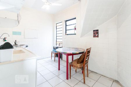 Casa à venda com 451m², 4 quartos e 5 vagasCozinha da Edícula