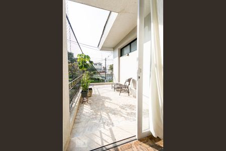 Casa à venda com 451m², 4 quartos e 5 vagasVaranda da Suite 2