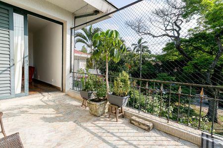 Casa à venda com 451m², 4 quartos e 5 vagasVaranda da Suite 2