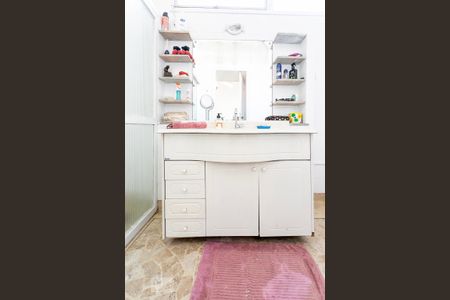 Casa à venda com 451m², 4 quartos e 5 vagasBanheiro da Suite 1