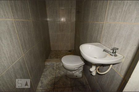 Banheiro de apartamento para alugar com 1 quarto, 21m² em Cacuia, Rio de Janeiro