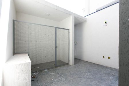 Apartamento à venda com 36m², 2 quartos e sem vaga Apartamento à venda com 36m², 2 quartos e sem vagaEntrada do Condomínio