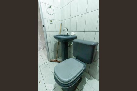 Casa à venda com 330m², 5 quartos e 2 vagasBanheiro 1