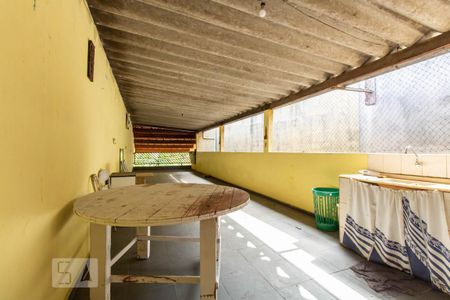Casa à venda com 330m², 5 quartos e 2 vagasChurrasqueira