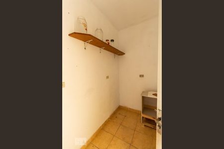 Casa à venda com 330m², 5 quartos e 2 vagasDepósito