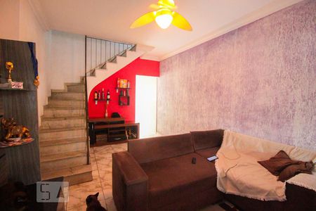 Sala de casa à venda com 2 quartos, 69m² em Vila Carmosina, São Paulo