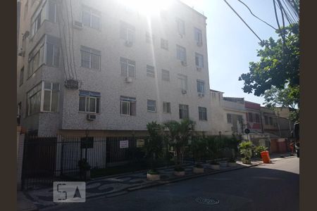 Apartamento para alugar com 85m², 2 quartos e 1 vagaFachada