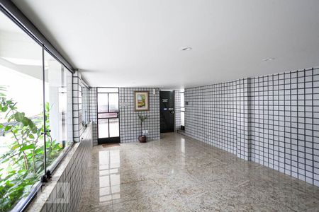 Apartamento para alugar com 70m², 2 quartos e 1 vaga Apartamento para alugar com 70m², 2 quartos e 1 vagaHall de entrada