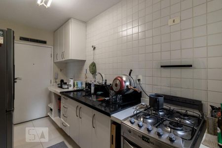 Cozinha de apartamento para alugar com 2 quartos, 72m² em Moema, São Paulo
