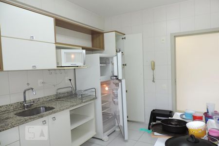 Apartamento para alugar com 130m², 3 quartos e 2 vagasCozinha - Armários