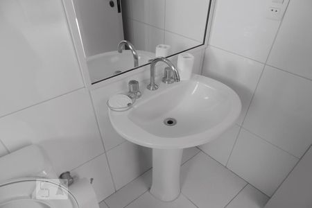 Suite 1 - Banheiro Torneira de apartamento para alugar com 3 quartos, 130m² em Córrego Grande, Florianópolis
