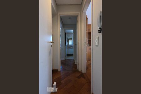 Corredor de apartamento à venda com 2 quartos, 100m² em Real Parque, São Paulo