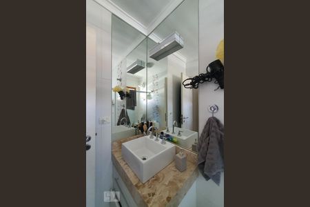 Casa à venda com 160m², 3 quartos e 2 vagasBanheiro da suíte