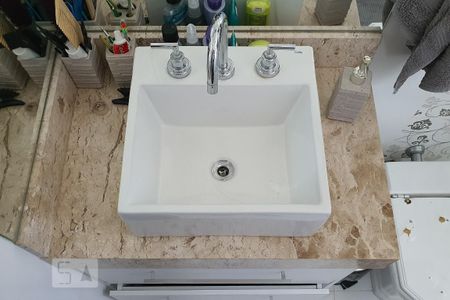 Casa à venda com 160m², 3 quartos e 2 vagasBanheiro da suíte