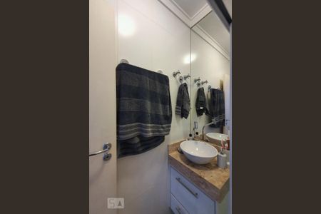 Casa à venda com 160m², 3 quartos e 2 vagasBanheiro