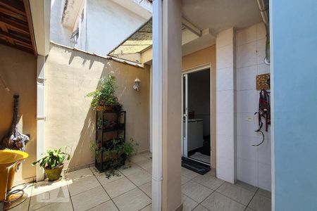 Casa à venda com 160m², 3 quartos e 2 vagasÁrea de serviço/quintal