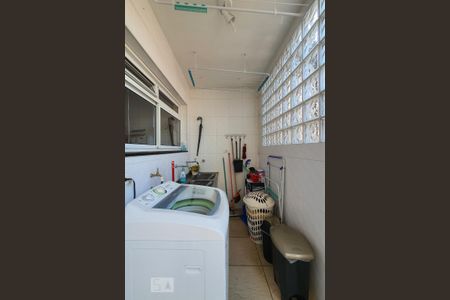 Casa à venda com 160m², 3 quartos e 2 vagasÁrea de serviço/quintal