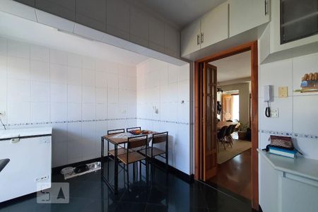Casa à venda com 160m², 3 quartos e 2 vagasCozinha