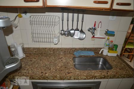 Apartamento à venda com 70m², 2 quartos e sem vagaCozinha