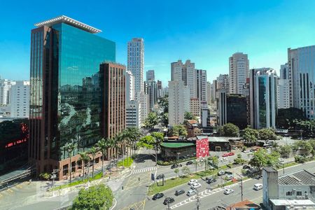Vista de apartamento para alugar com 3 quartos, 151m² em Itaim Bibi, São Paulo