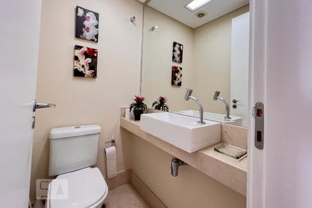 Lavabo de apartamento para alugar com 3 quartos, 151m² em Itaim Bibi, São Paulo