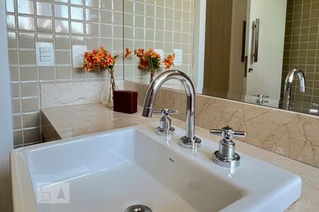 Apartamento para alugar com 151m², 3 quartos e 3 vagas Apartamento para alugar com 151m², 3 quartos e 3 vagasBanheiro da Suíte 3