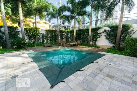 Apartamento para alugar com 151m², 3 quartos e 3 vagas Apartamento para alugar com 151m², 3 quartos e 3 vagasÁrea comum - Piscina