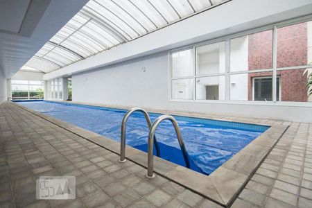 Apartamento para alugar com 151m², 3 quartos e 3 vagas Apartamento para alugar com 151m², 3 quartos e 3 vagasÁrea comum - Piscina