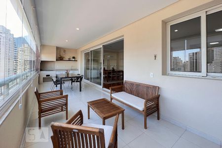Varanda de apartamento para alugar com 3 quartos, 151m² em Itaim Bibi, São Paulo