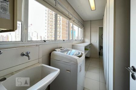 Apartamento para alugar com 151m², 3 quartos e 3 vagas Apartamento para alugar com 151m², 3 quartos e 3 vagasÁrea de Serviço